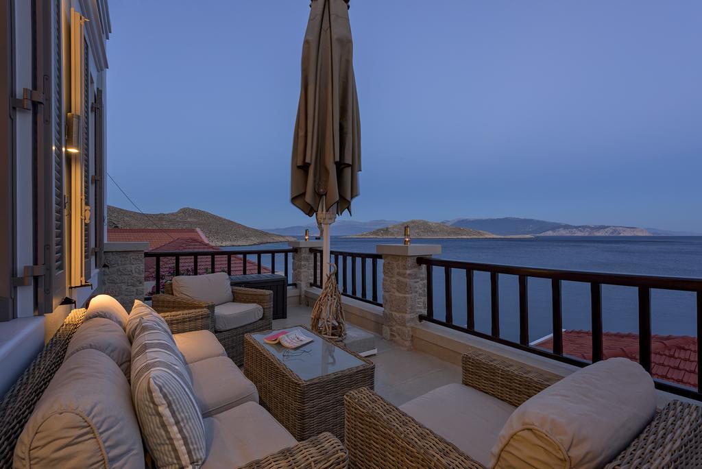 Admiral'S House Villa Chalki Town ภายนอก รูปภาพ